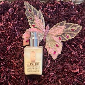 Clinique Dramatically Different Moisturizing Lotion + 4.2 oz